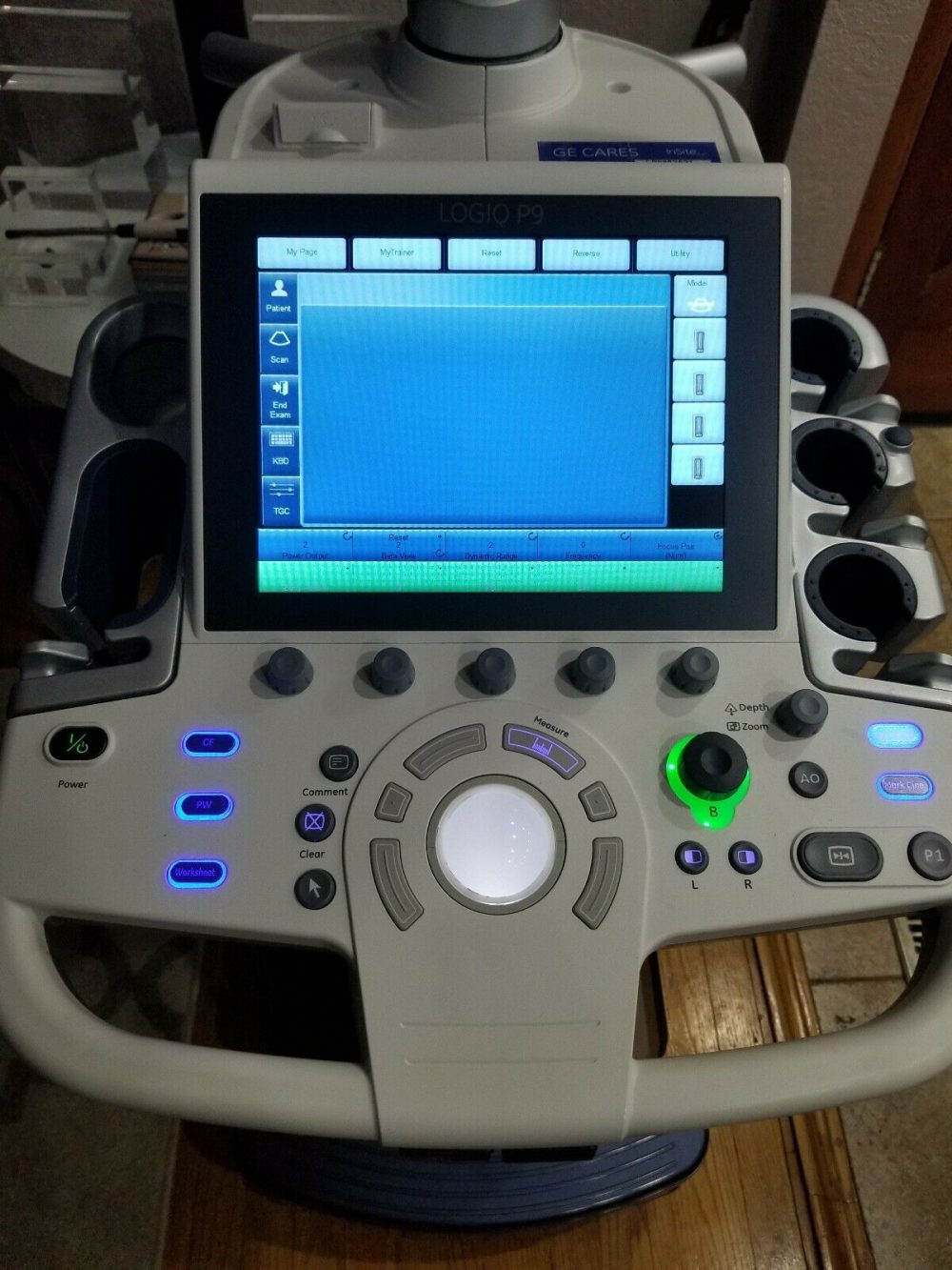 GE LOGIQ P9 ultrasound System