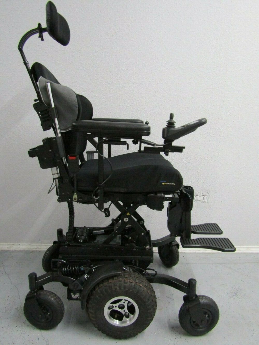 MAGIC MOBILITY Frontier V6 All Terrain MWD Electric Wheelchair