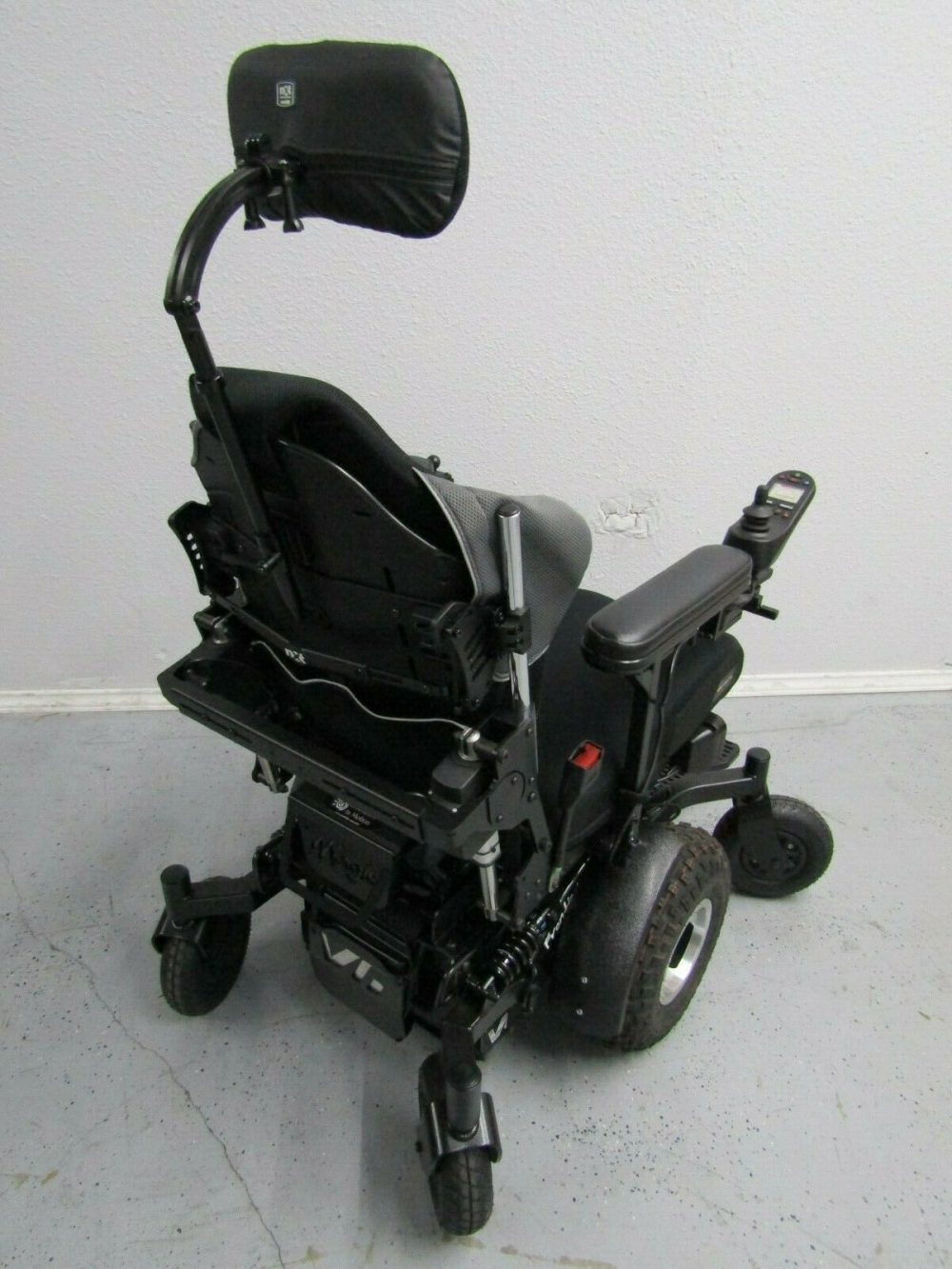 MAGIC MOBILITY Frontier V6 All Terrain MWD Electric Wheelchair