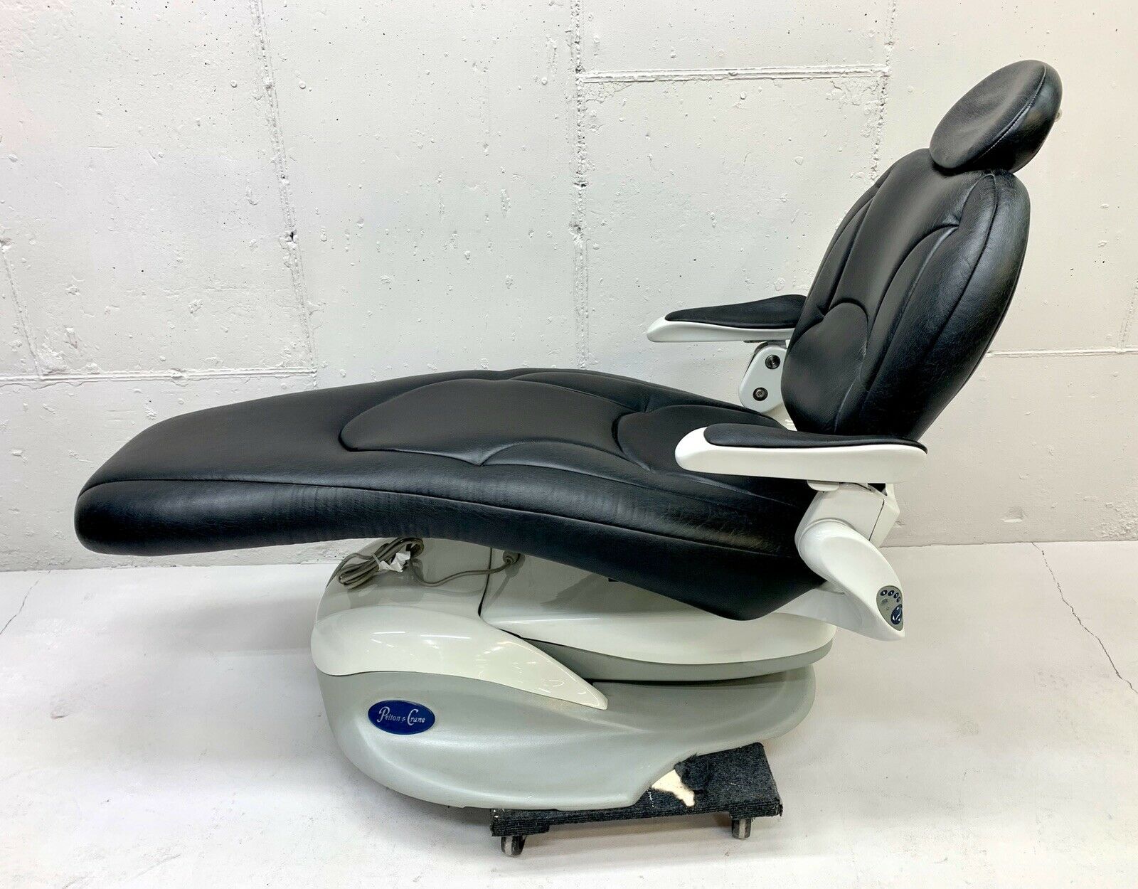 Pelton and Crane Spirit 3000 Series Dental Chair - Image 9