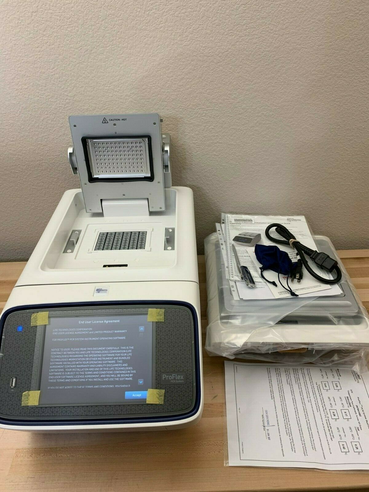 Pcr Machine Device Clips Pcr Machine Applied Biosystems
