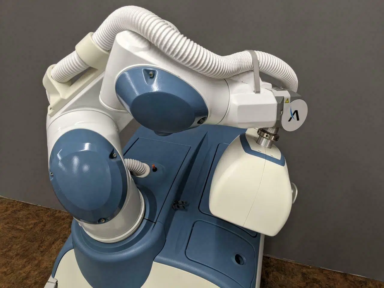 ARTAS iX Robotic Hair Restoration System - Image 9